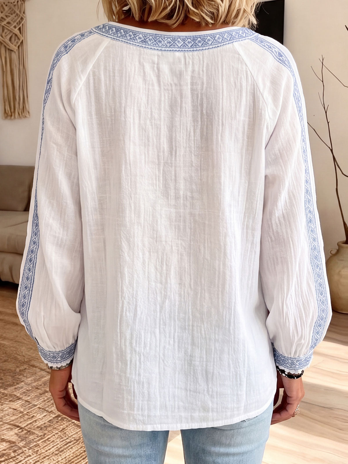 Women’s Blue Floral Embroidered Scoop Neck Puff Long Sleeve Blouse
