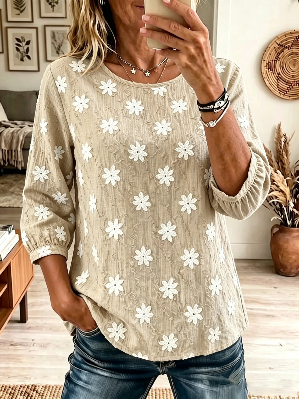 Women's Daisy Floral Textured 3/4 Sleeve Blouse