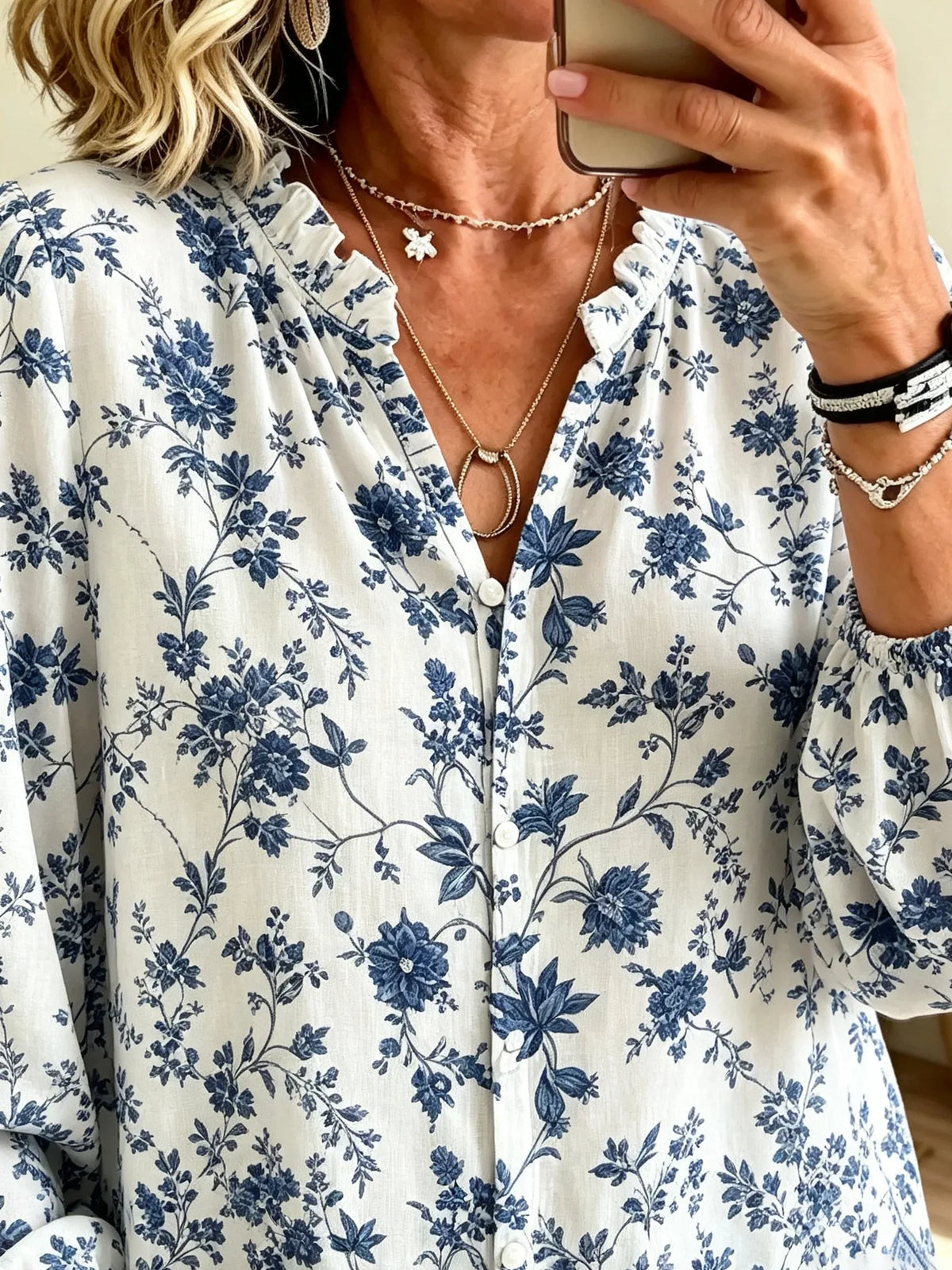 Women's Blue Floral Porcelain Print V-neck Puff Sleeve Blouse