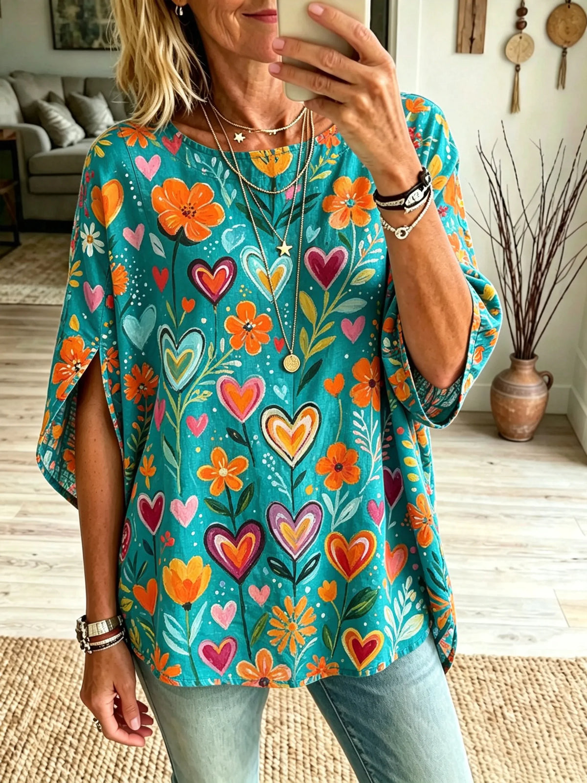 Women Hand-drawn Heart Floral Round Neck Split Tunic Top